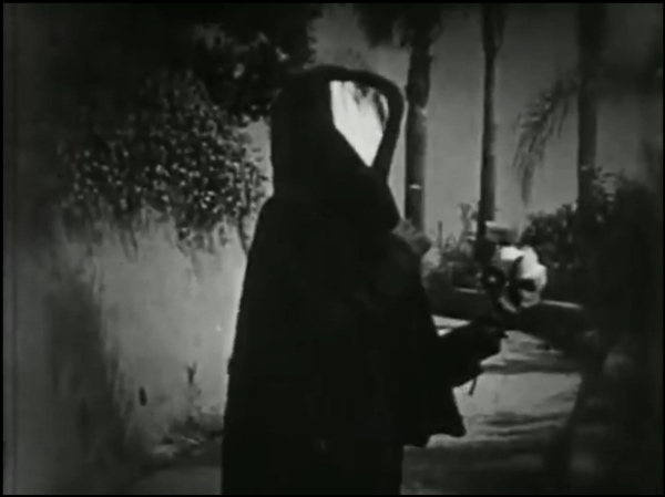 Image from Meshes of the Afternoon (Maya Deren and Alexander Hamid, 1943)